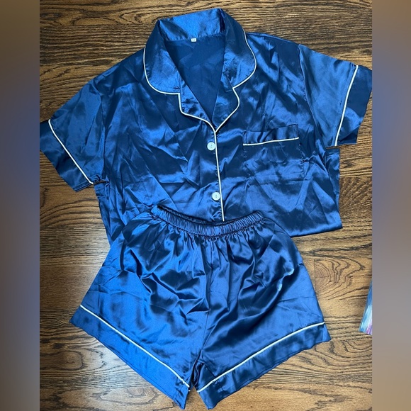 Silk Satin Pajama short 2pc set size Medium - Picture 5 of 5
